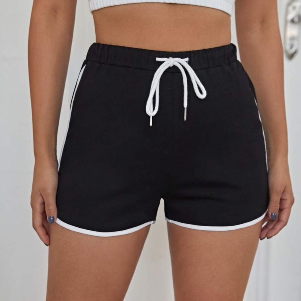 SHEIN Drawstring Shorts - Picture 2 of 5